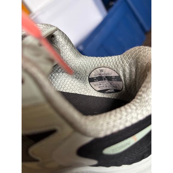 Altra Torin 5 Women's Size 7.5 Cushioned Running Shoes ALOA547X007 Pre-Owned - Picture 10 of 10